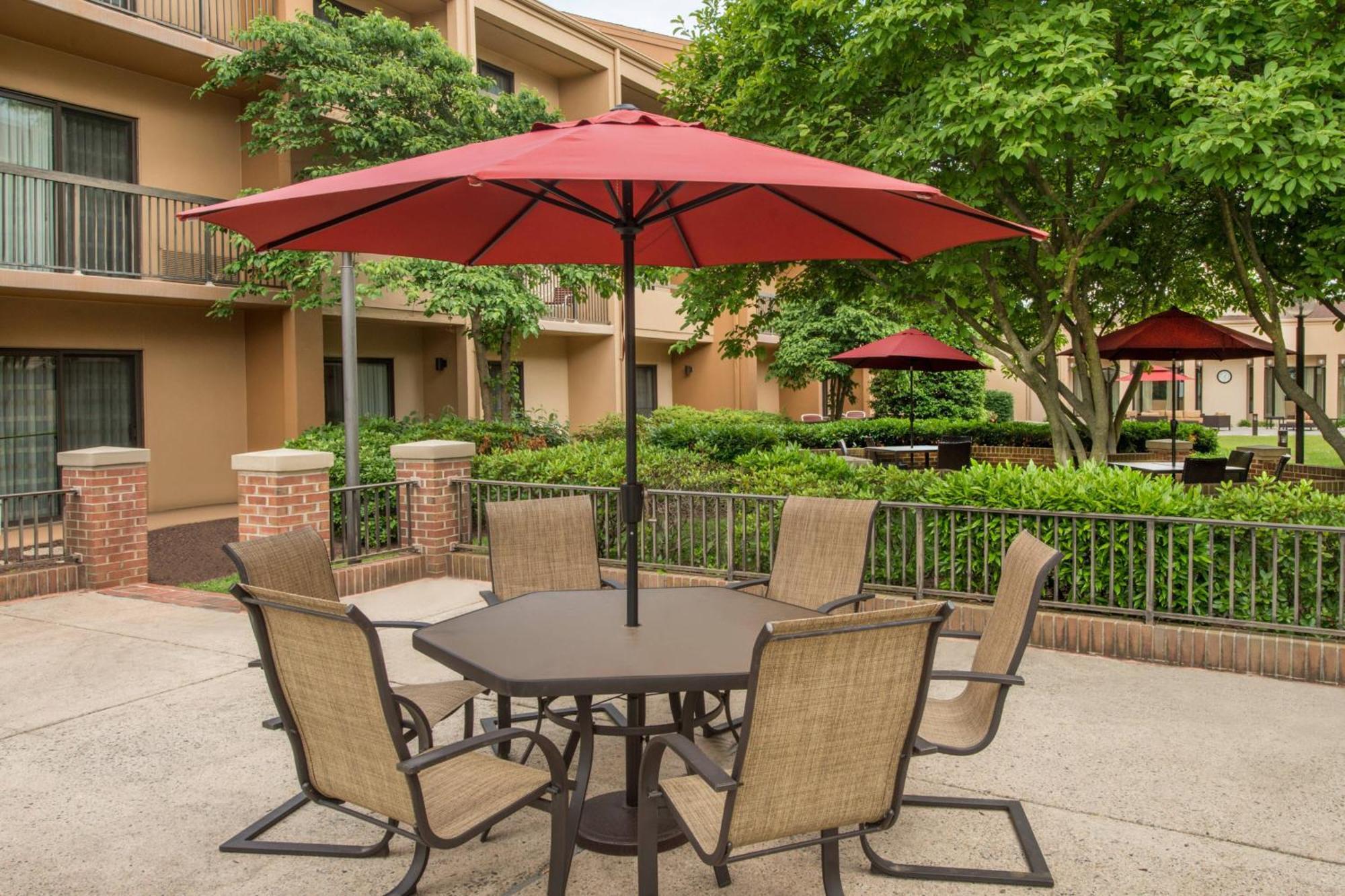 Courtyard By Marriott Dulles Airport Chantilly Hotel Exterior foto