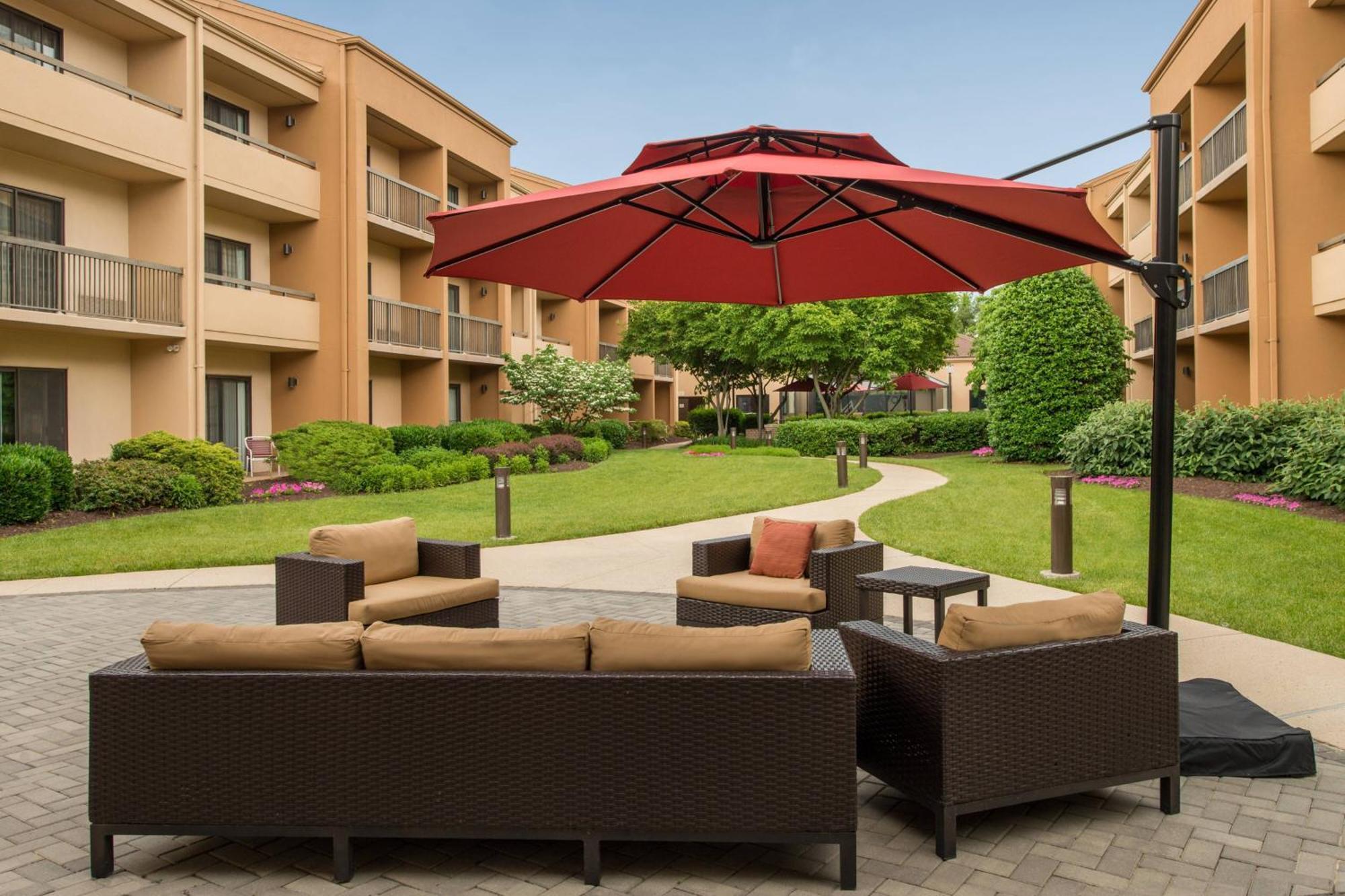 Courtyard By Marriott Dulles Airport Chantilly Hotel Exterior foto