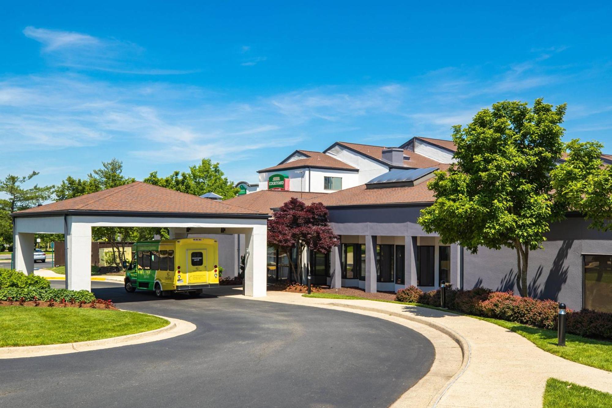 Courtyard By Marriott Dulles Airport Chantilly Hotel Exterior foto