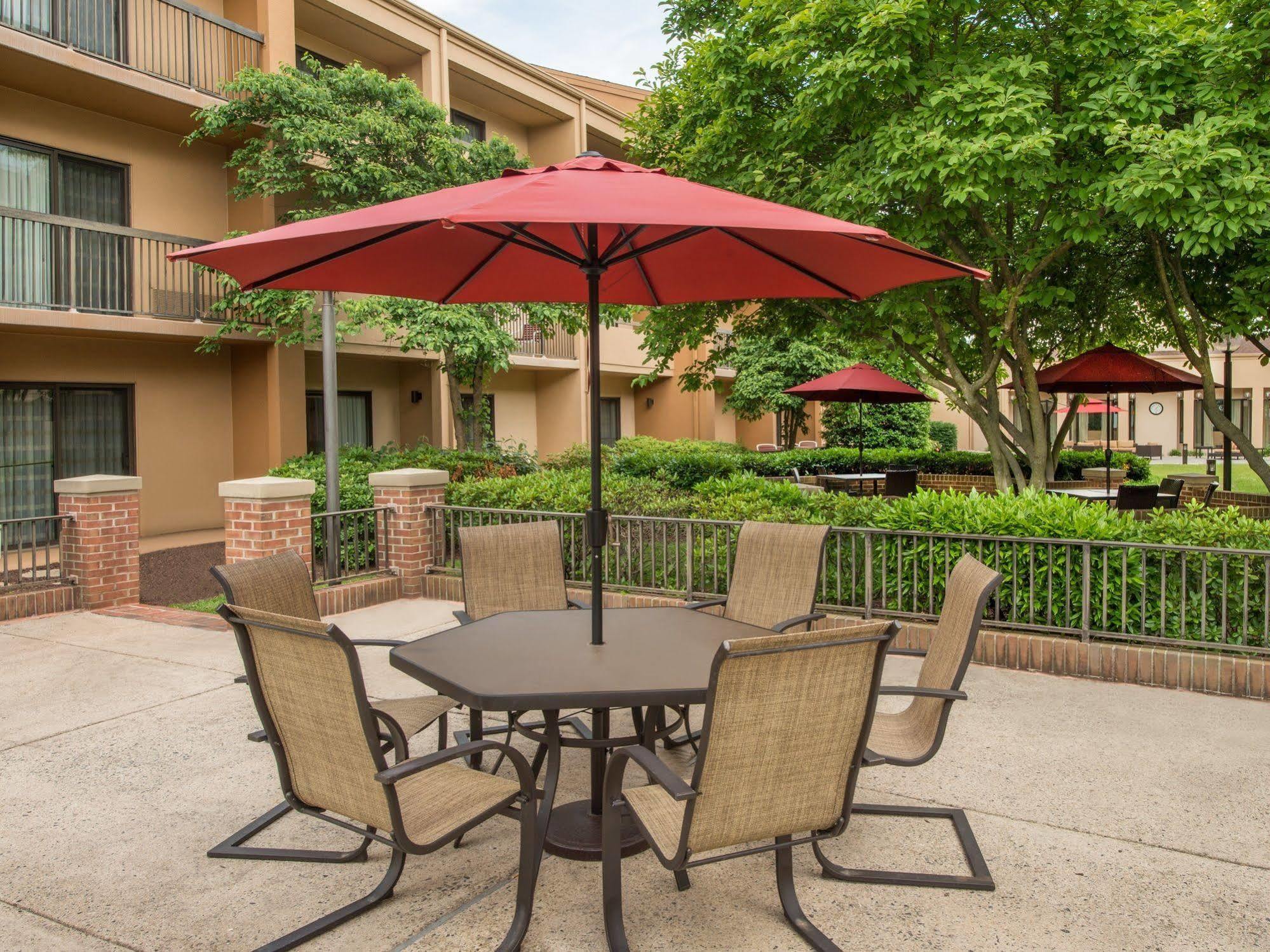 Courtyard By Marriott Dulles Airport Chantilly Hotel Exterior foto